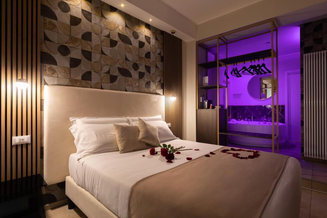Albadea Suites&Jacuzzi — Photos 3